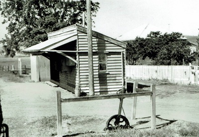 peak-crossing-station-1960